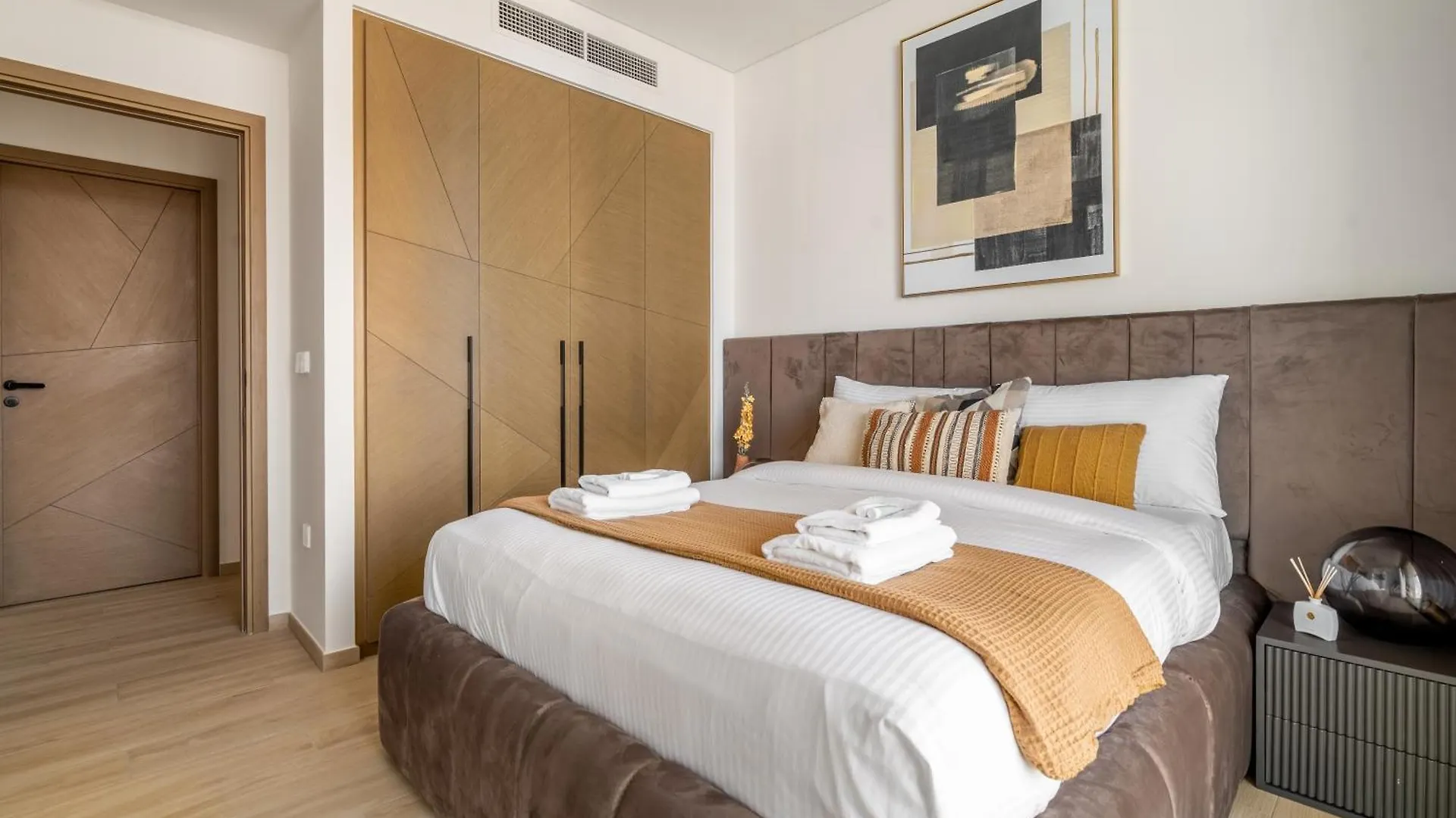 Luxury 2Br Flat In Palace Residence Dubai Apartment